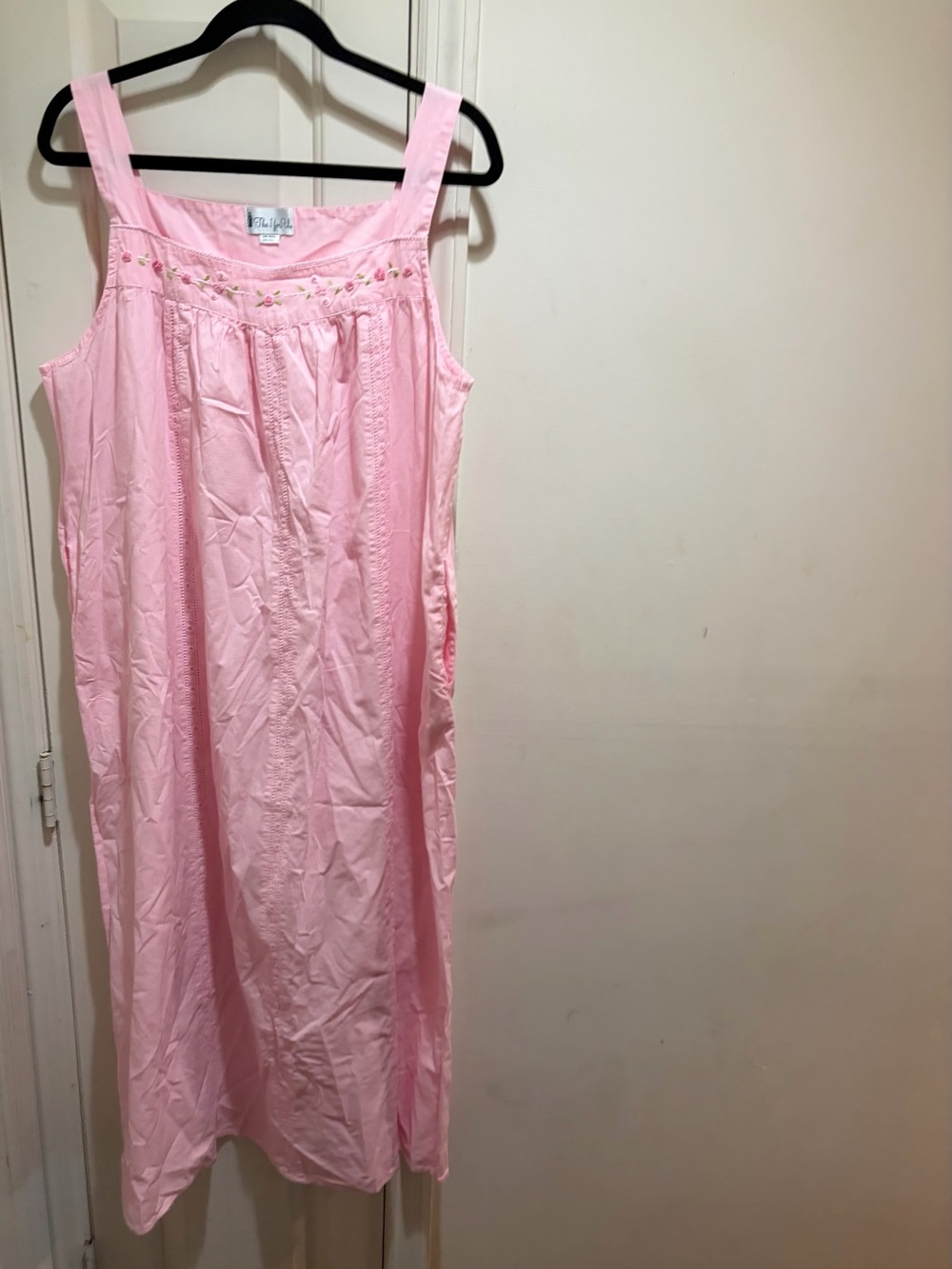 The 1 for you Pink Sleeveless Plus Size Embroidered Nightgown